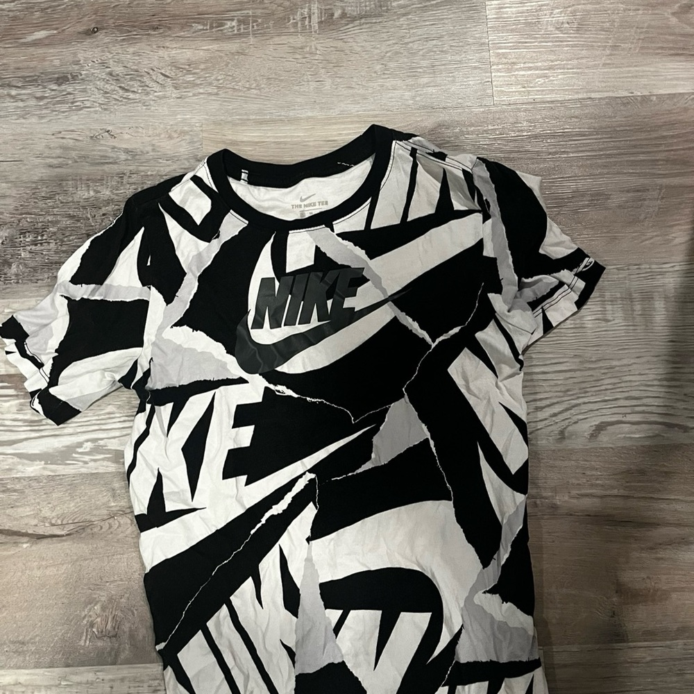 2 tee shirt bundle Nike youth xl